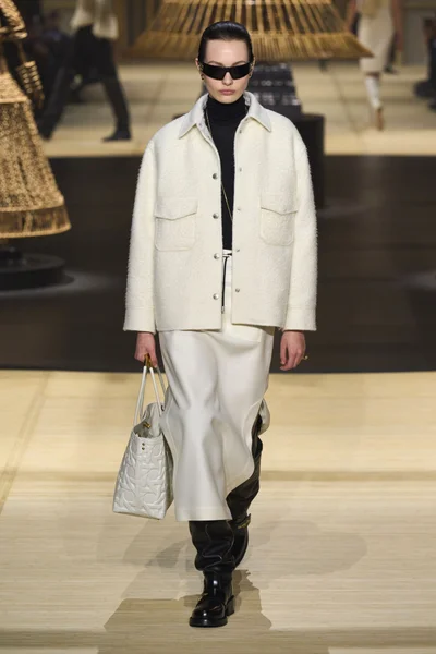 Look 23